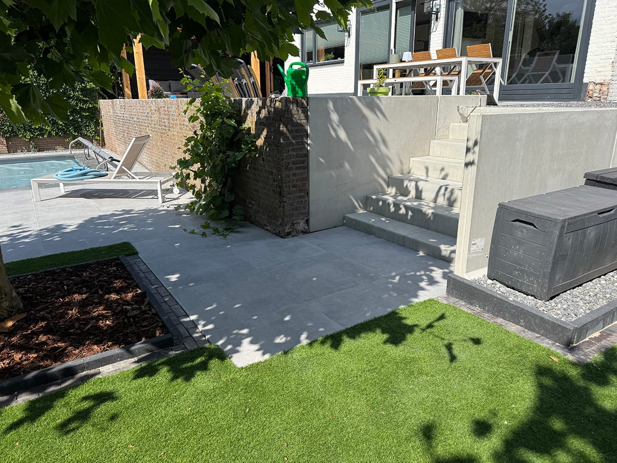 Terras met Keerwanden en Traptreden Gelderland