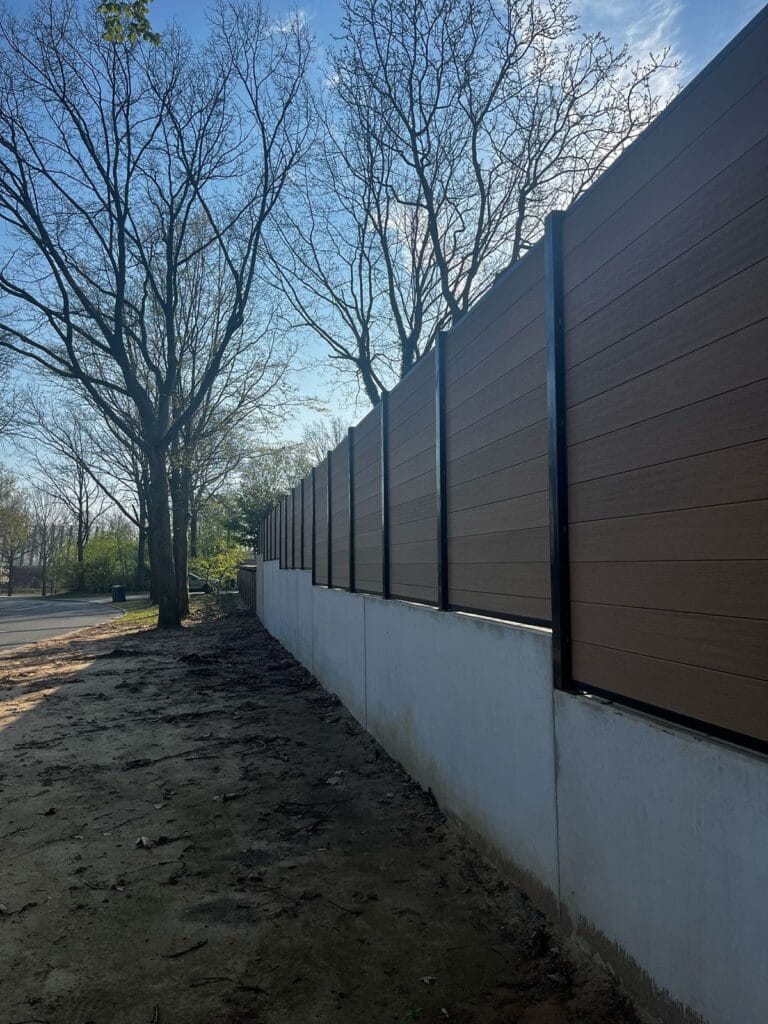 schutting op keerwand